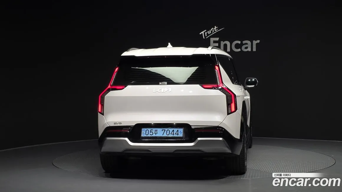 Kia EV9 2024 из KR, фото 2