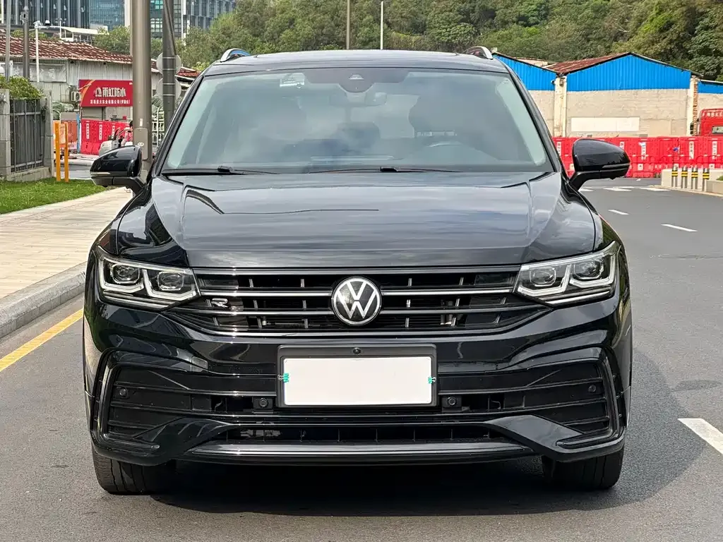 Volkswagen Tiguan L 2023 из CN, фото 3