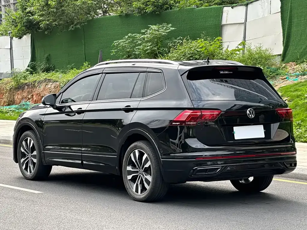 Volkswagen Tiguan L 2023 из CN, фото 8