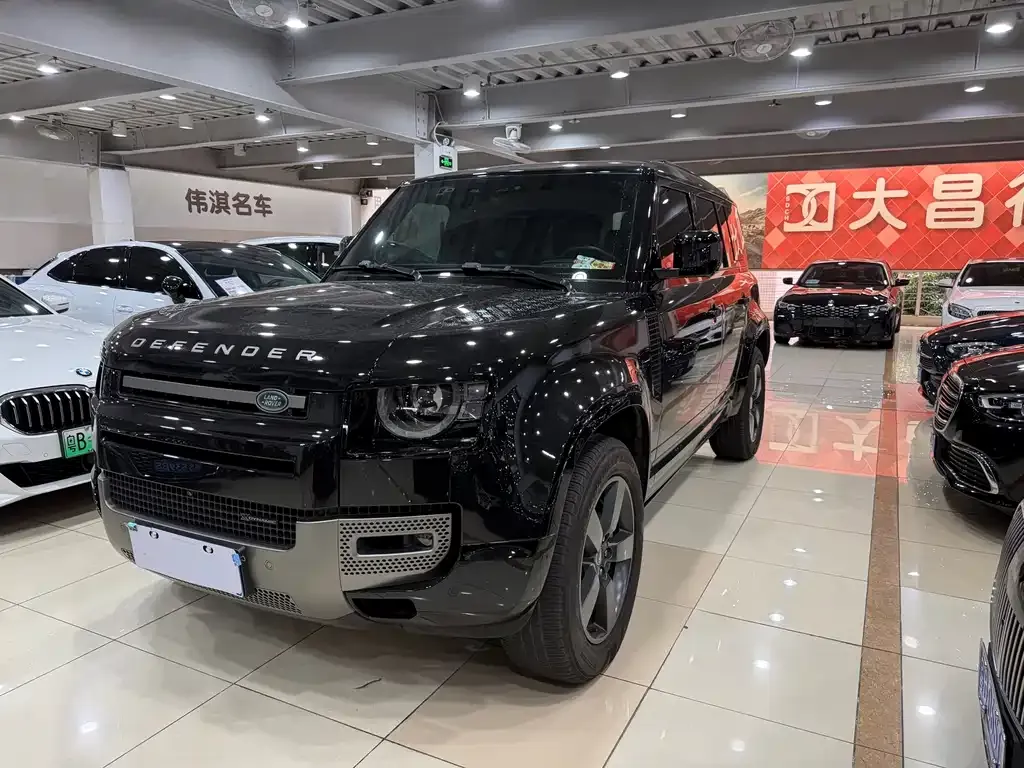 Land Rover Defender — фото 1