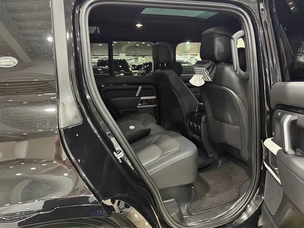 Land Rover Defender — фото 10