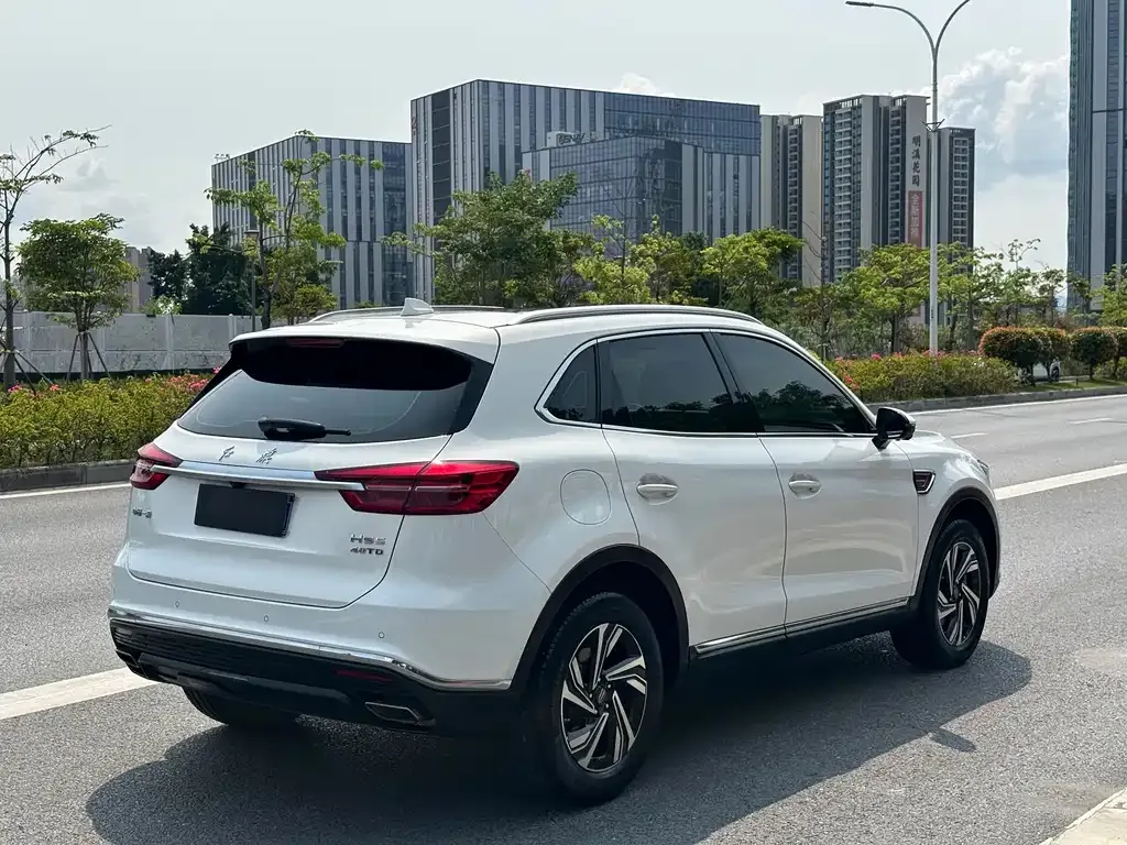 Hongqi HS5 — фото 2
