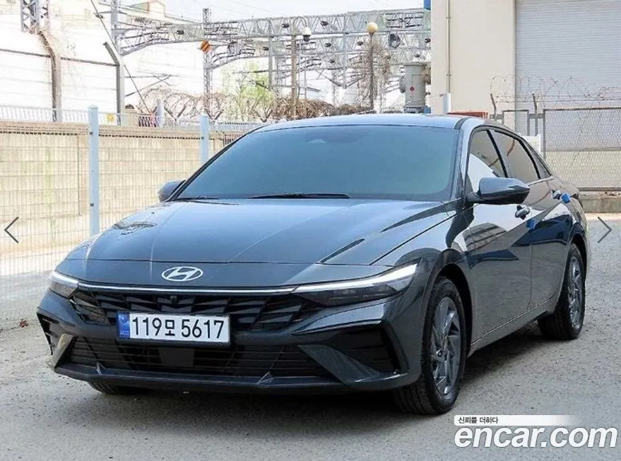 Hyundai AVANTE — фото 1