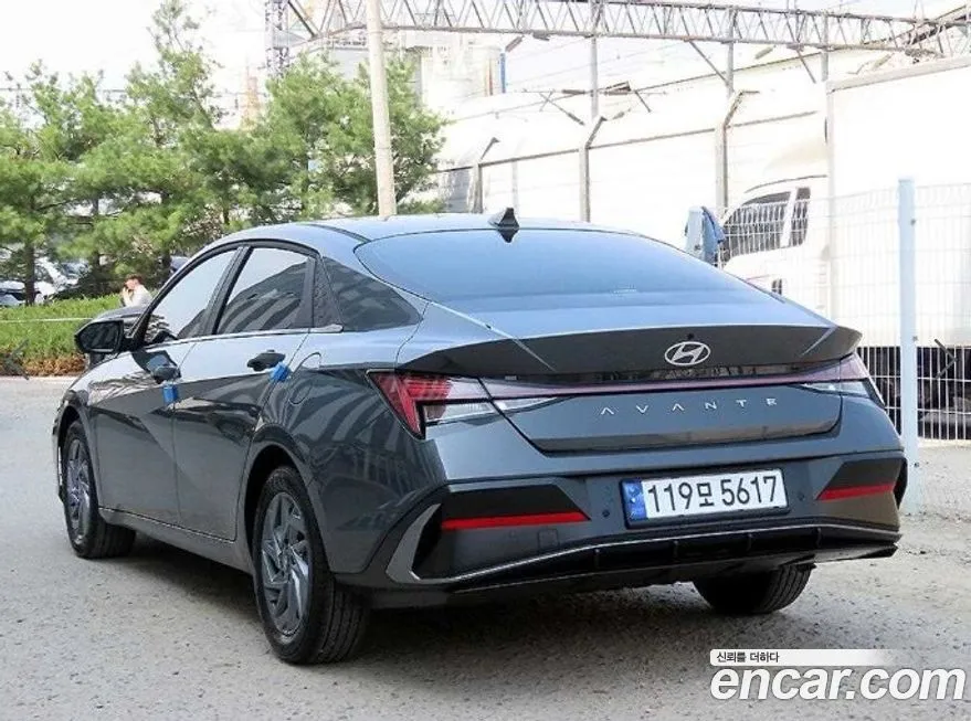 Hyundai AVANTE — фото 3
