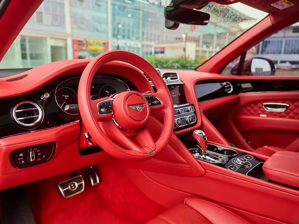 Bentley Bentayga — фото 7
