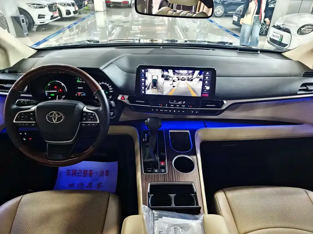 Toyota Granvia 2025 из CN, фото 5