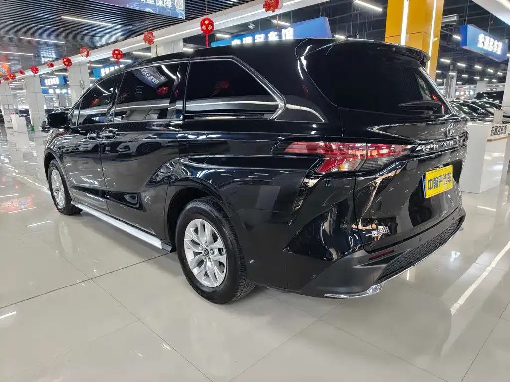 Toyota Granvia 2025 из CN, фото 4