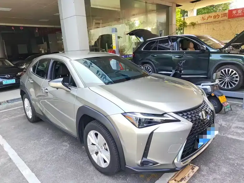 Lexus UX 2024 из CN, фото 1