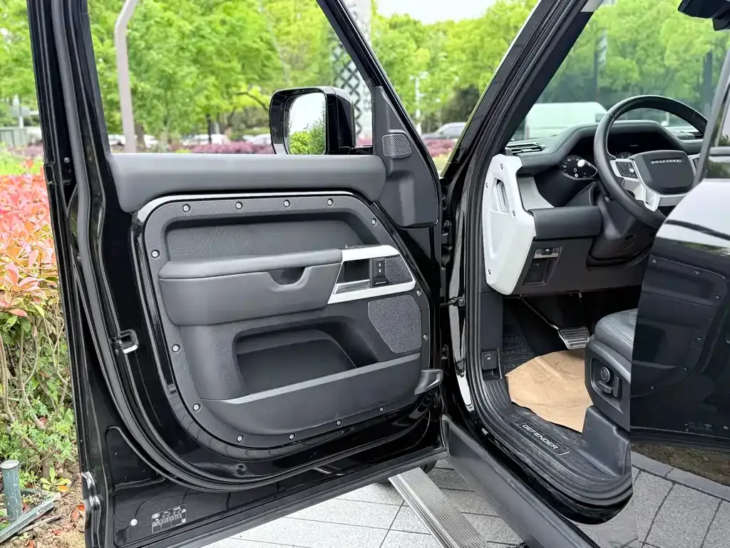 Land Rover Defender 2024 из CN, фото 6