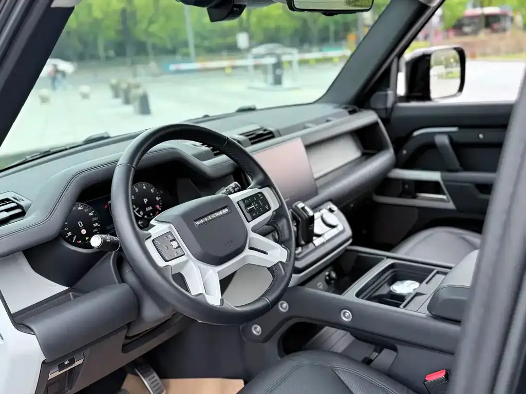 Land Rover Defender 2024 из CN, фото 2