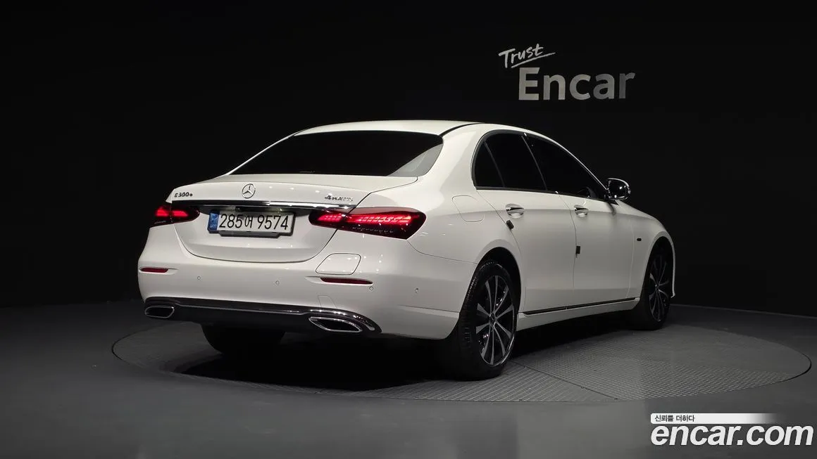 Mercedes-Benz E-Class — фото 2
