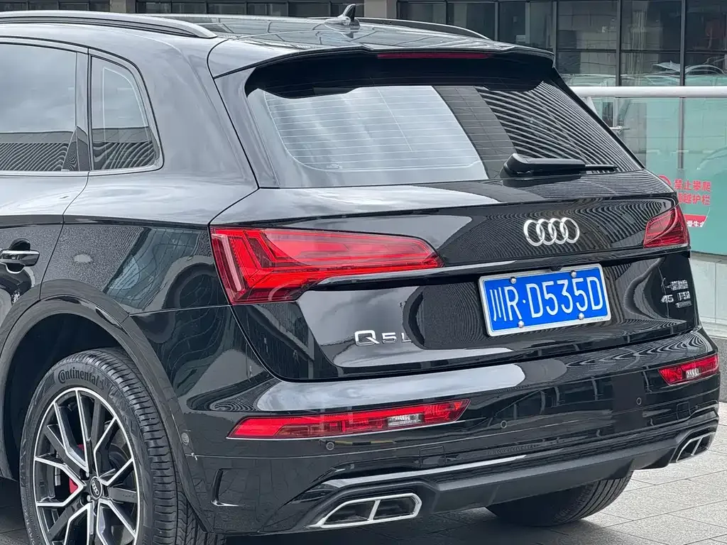 Audi Q5L — фото 6