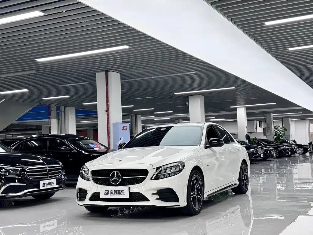 Mercedes-Benz C-Class — фото 1
