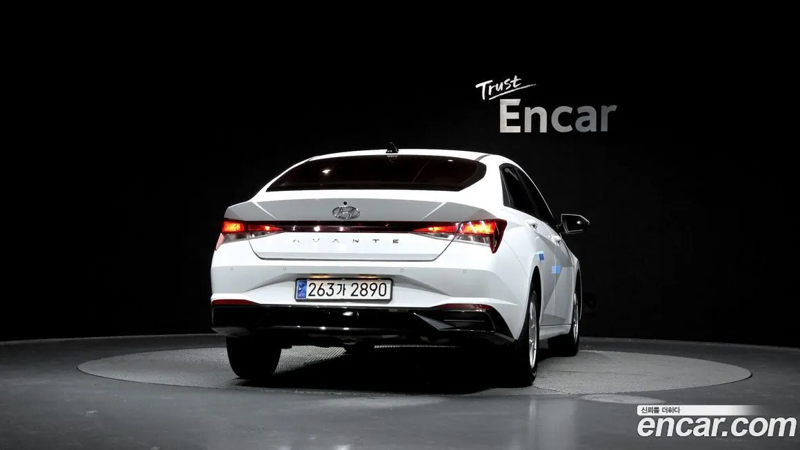 Hyundai AVANTE — фото 3