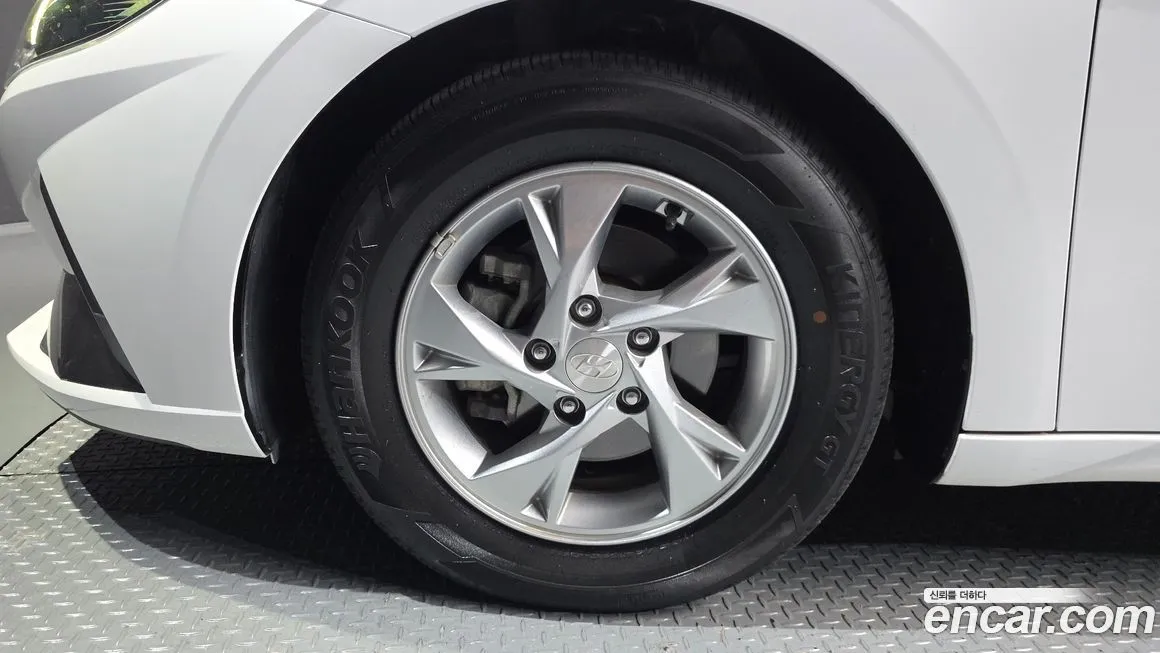 Hyundai AVANTE — фото 2