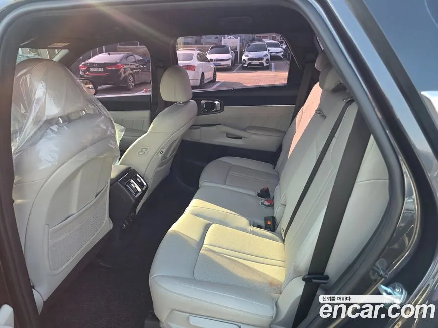 Kia Sorento — фото 10