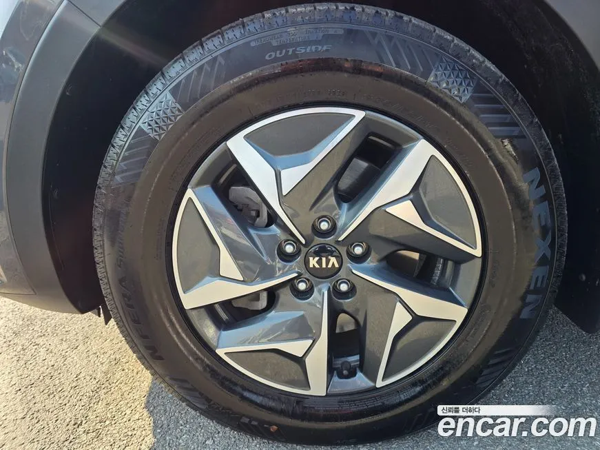 Kia Sorento — фото 7