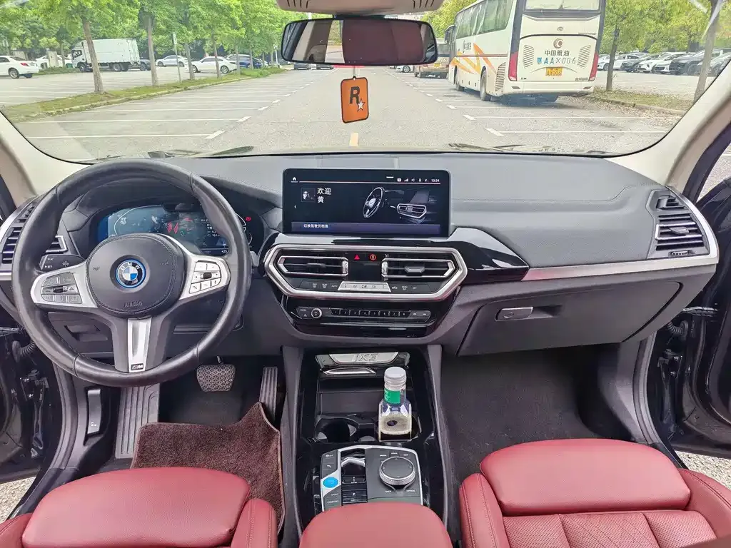 BMW iX3 2024 из CN, фото 4