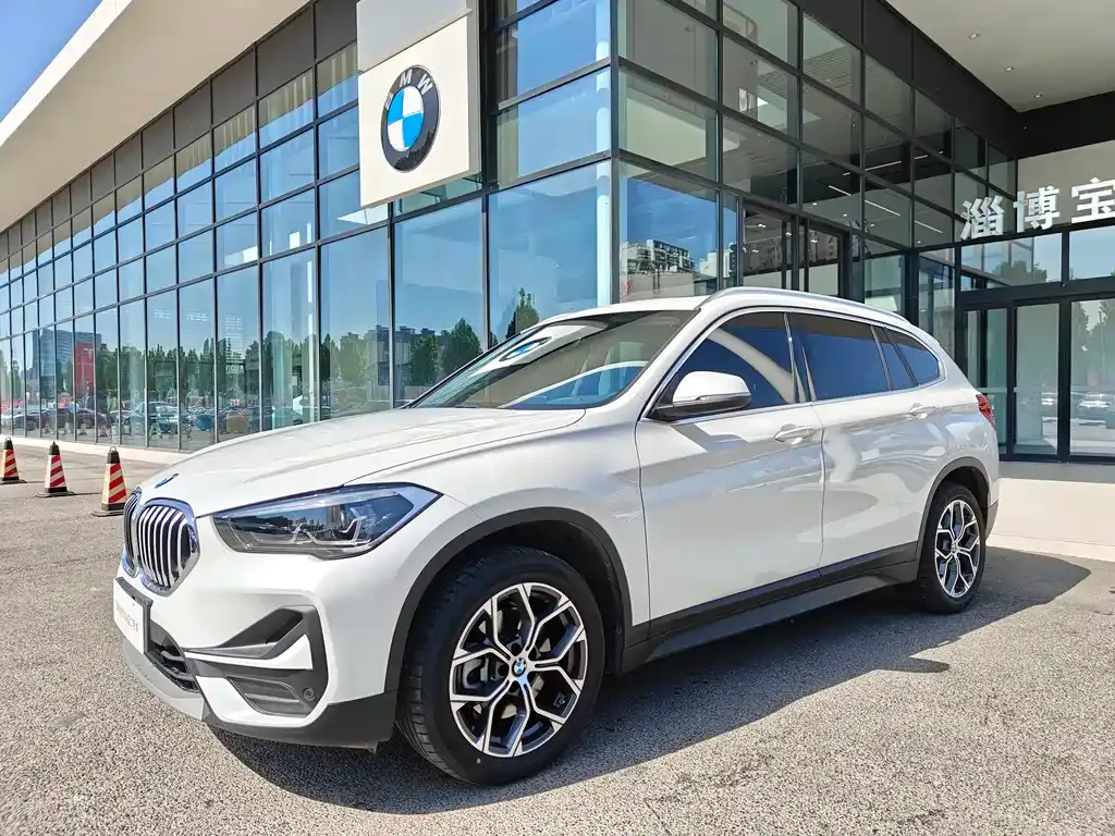 BMW X1 — фото 9