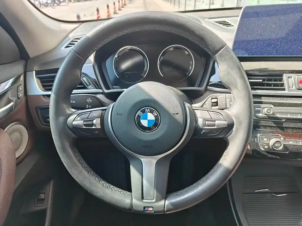 BMW X1 — фото 2
