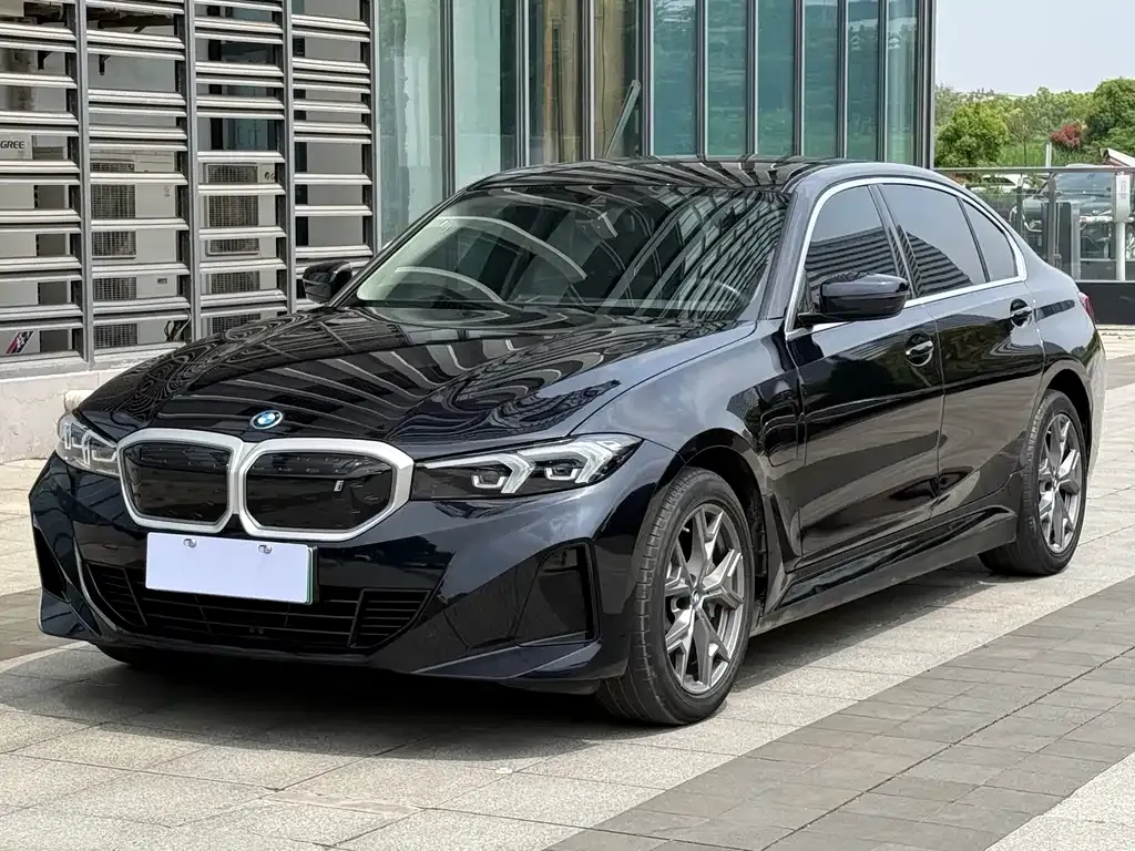BMW i3 — фото 1
