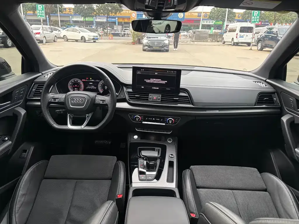 Audi Q5L Sportback — фото 7