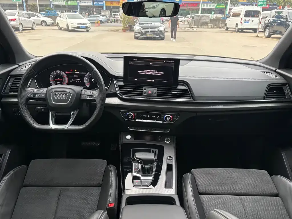 Audi Q5L Sportback — фото 10