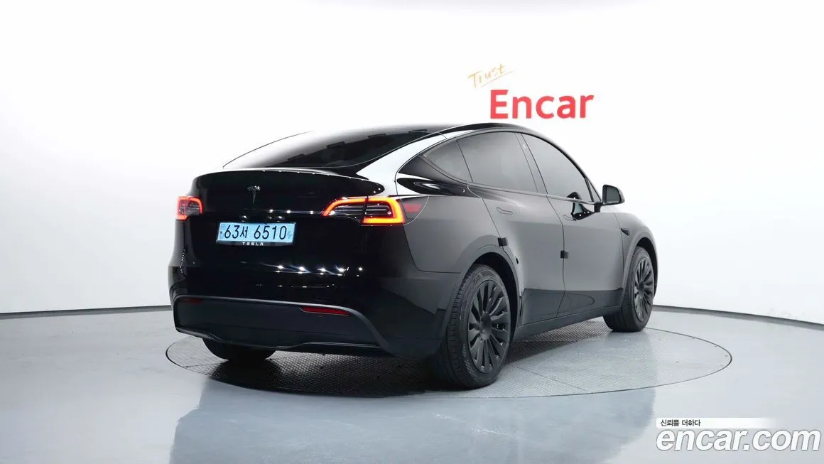 Tesla Model Y 2023 из KR, фото 2