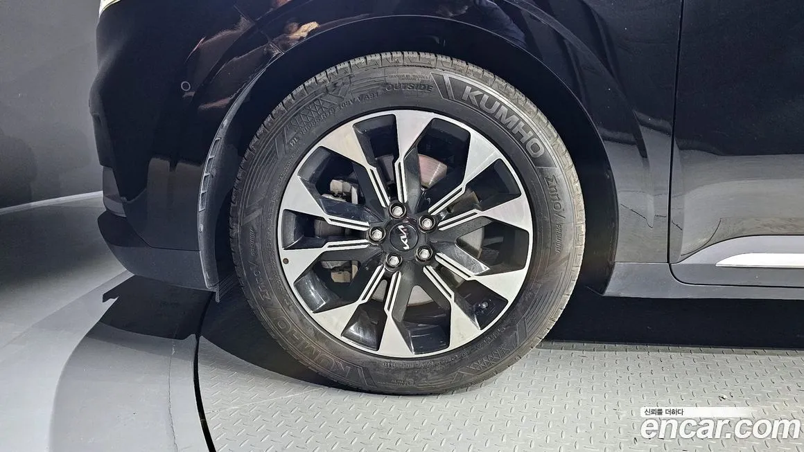 Kia Carnival — фото 10