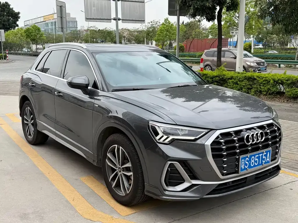 Audi Q3 — фото 10