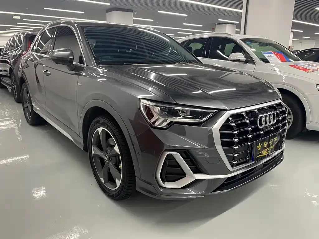 Audi Q3 — фото 10
