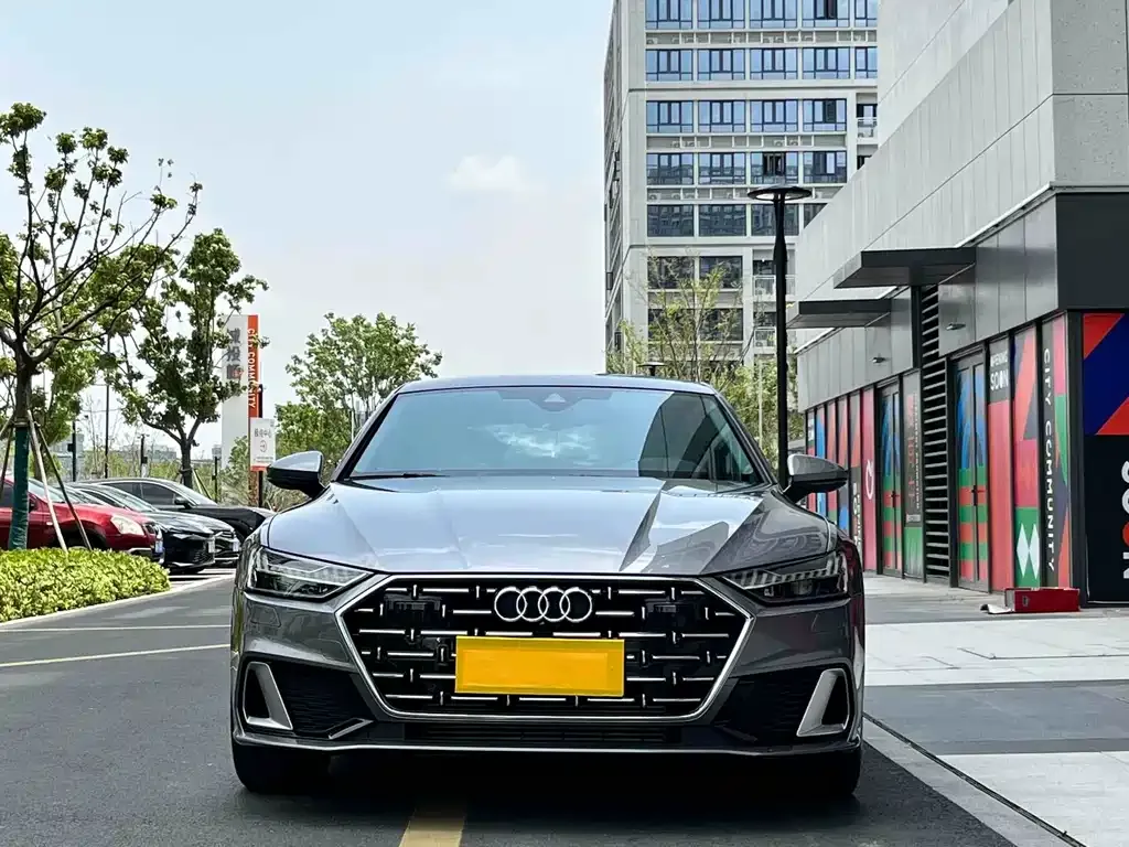 Audi A7L 2023 из CN, фото 8