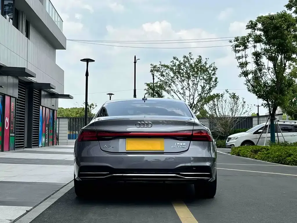 Audi A7L 2023 из CN, фото 4