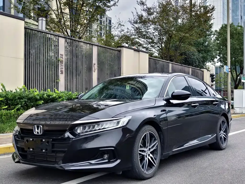Honda Accord — фото 8
