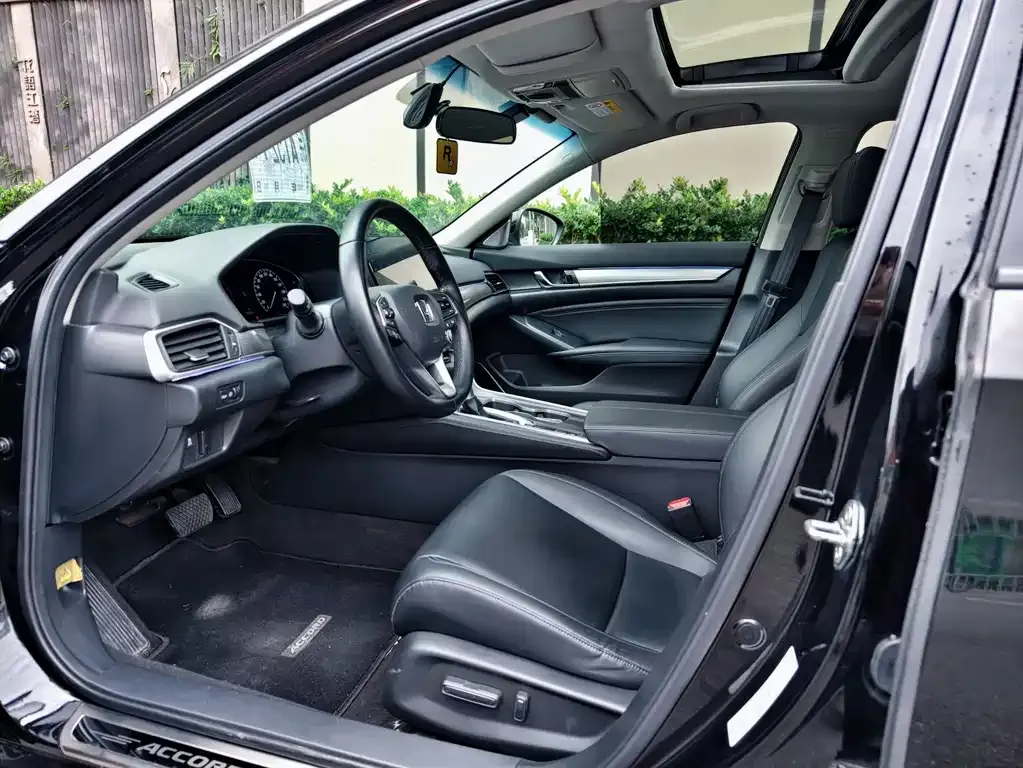 Honda Accord — фото 9