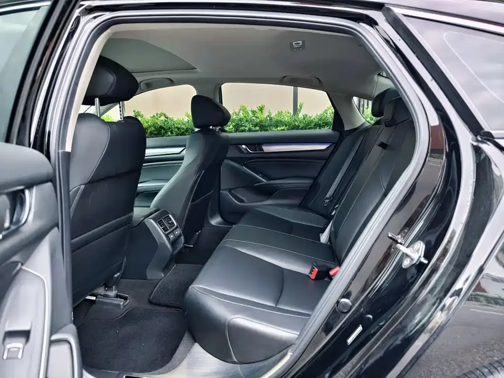Honda Accord — фото 4