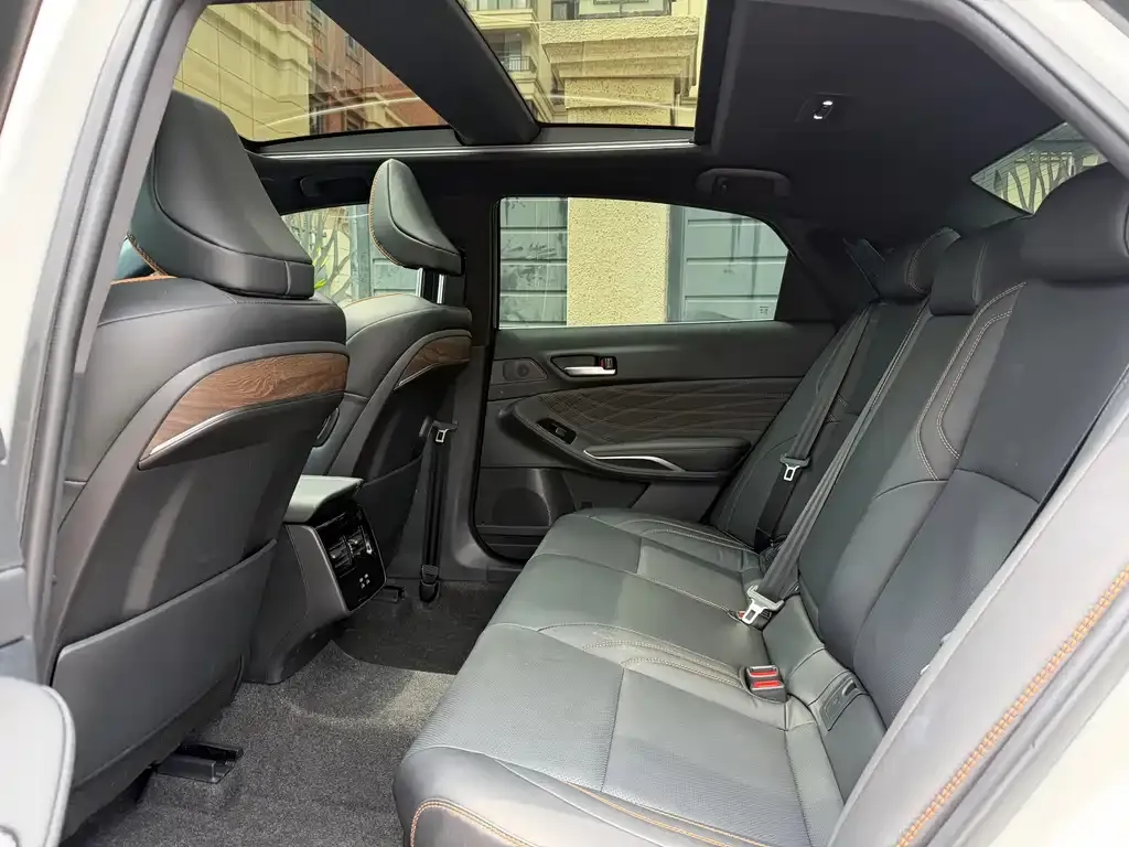 Toyota Avalon 2025 из CN, фото 2