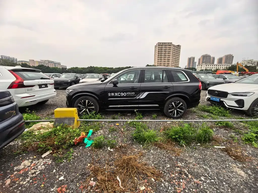 Volvo XC90 2025 из CN, фото 7