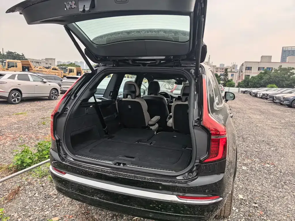 Volvo XC90 2025 из CN, фото 9