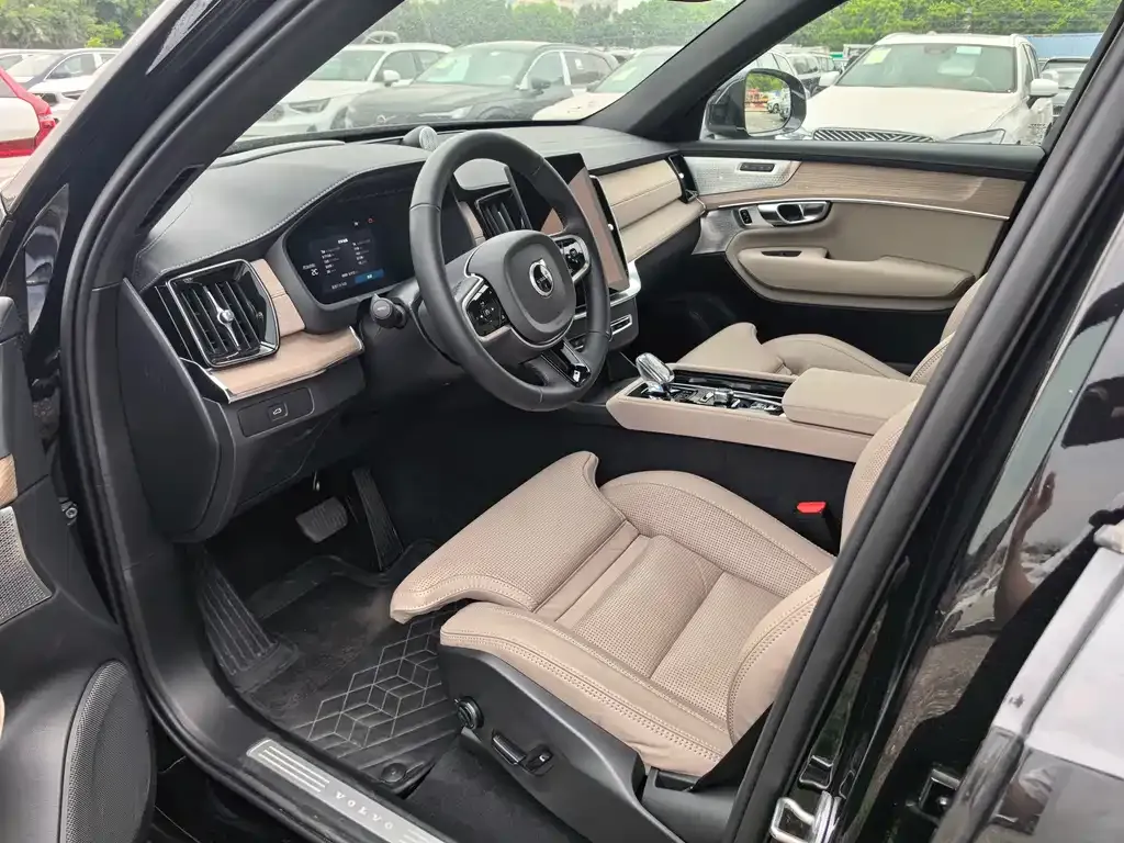 Volvo XC90 2025 из CN, фото 10