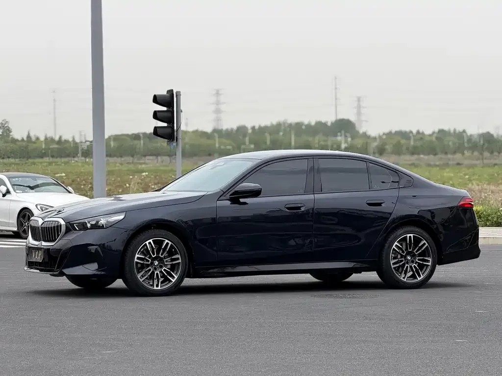 BMW 5 Series (Import) 2026 из CN, фото 1