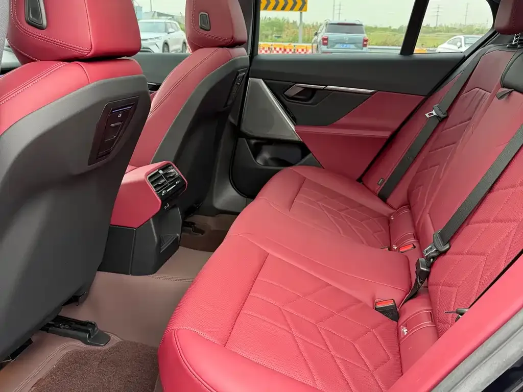 BMW 5 Series (Import) 2026 из CN, фото 4