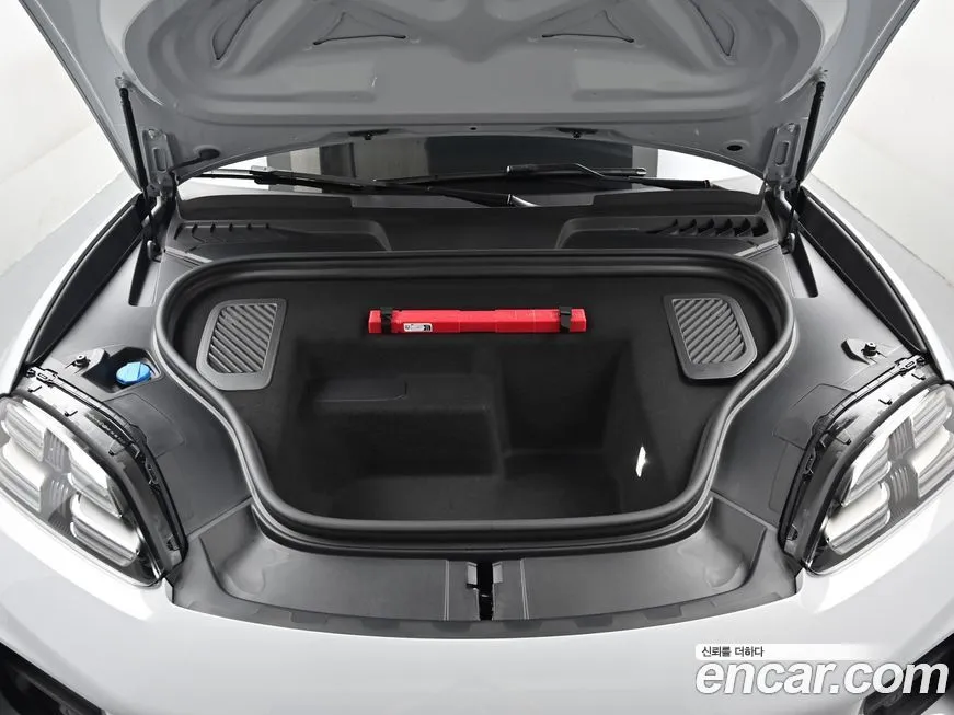 Porsche Macan 2025 из KR, фото 5
