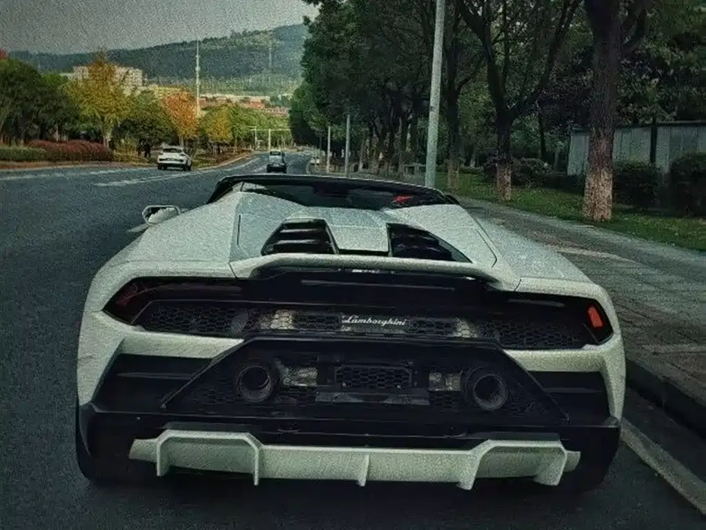 Lamborghini Huracan 2023 из CN, фото 5