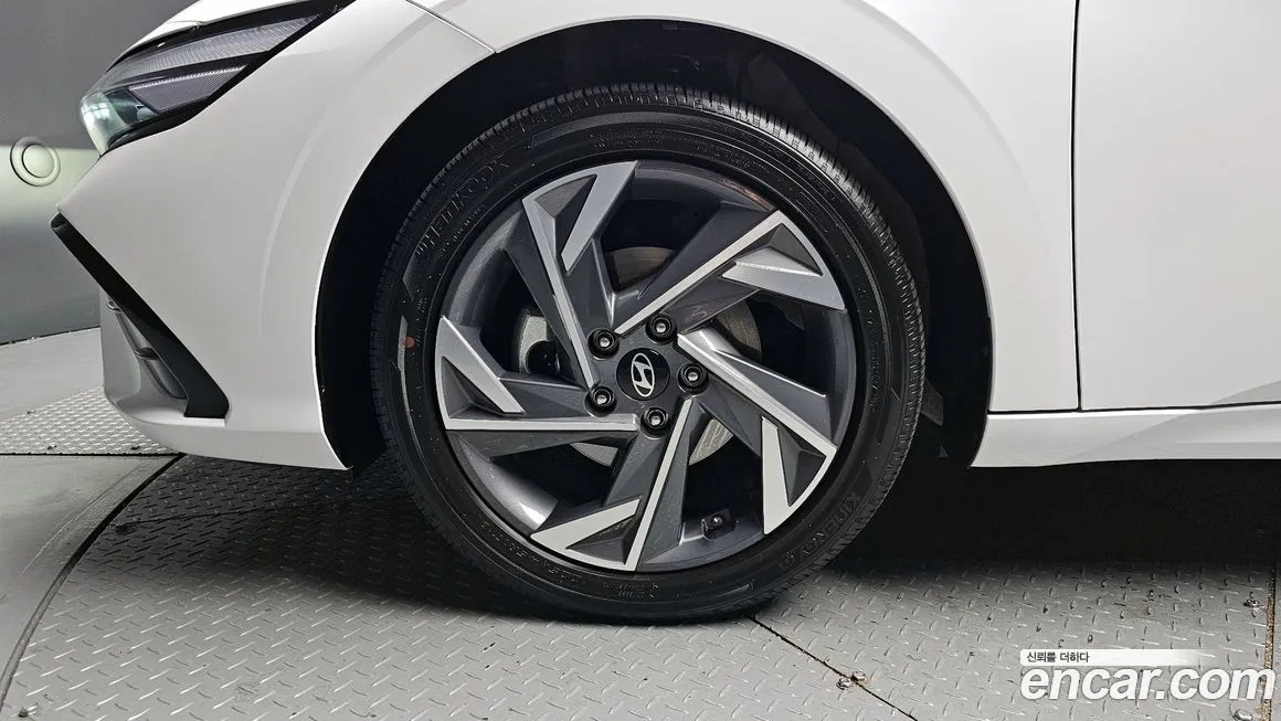 Hyundai AVANTE — фото 4