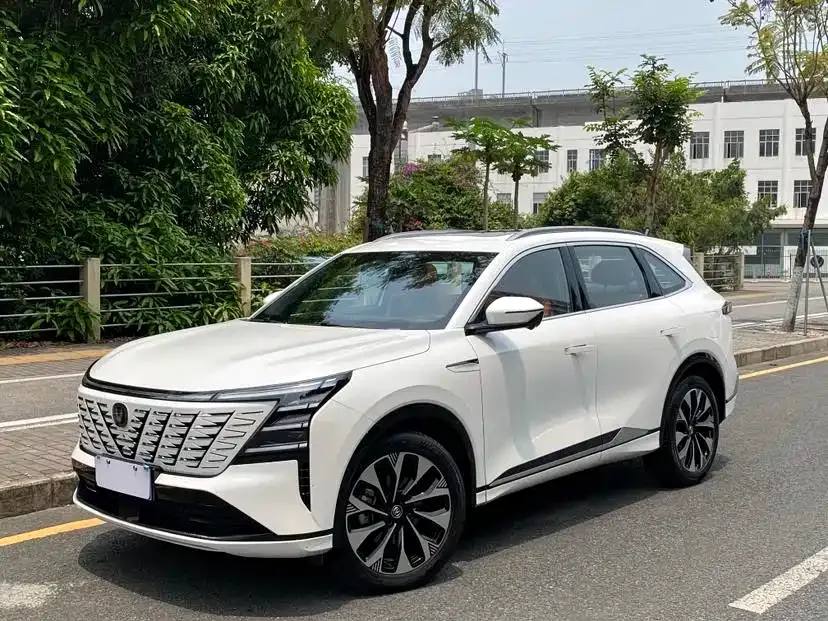Changan CS75PLUS — фото 1