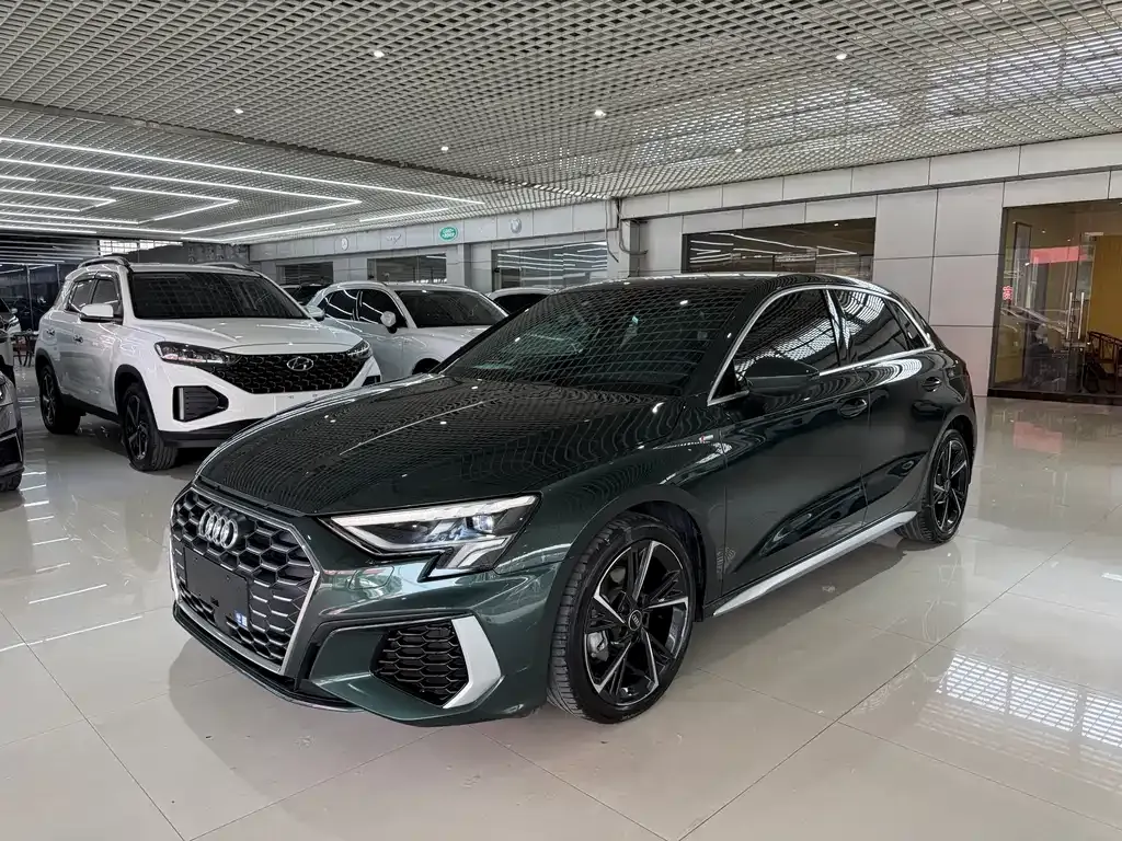 Audi A3 — фото 1