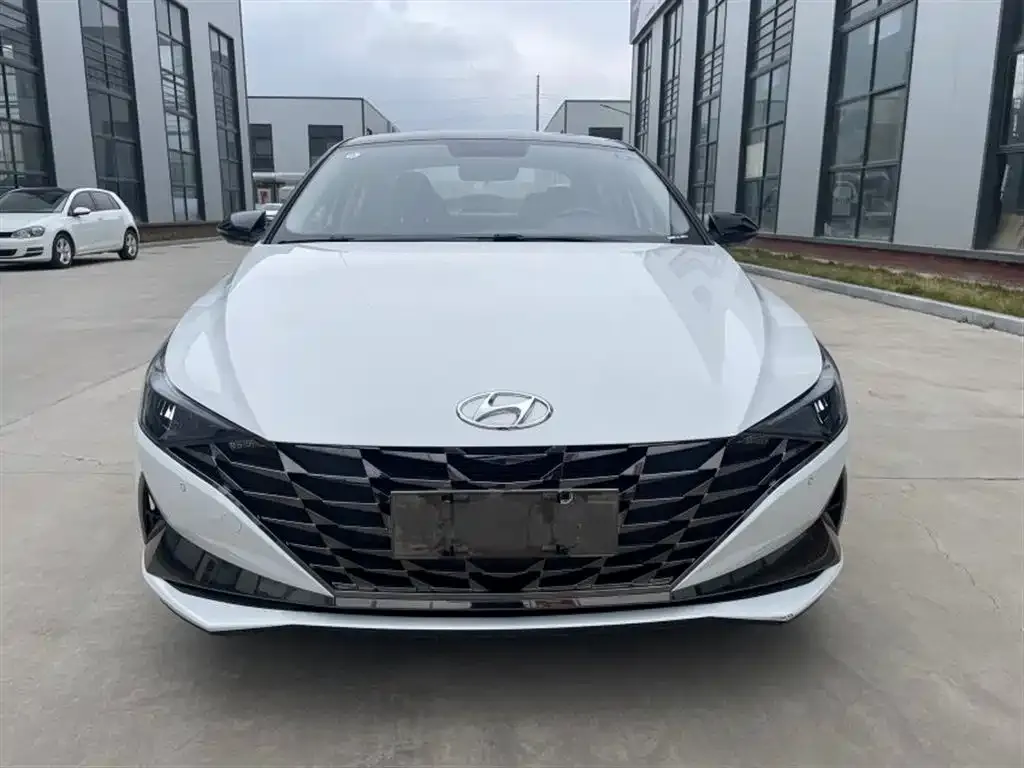 Hyundai Elantra — фото 6