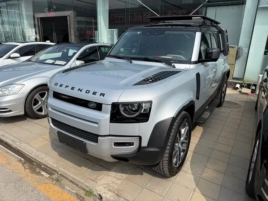 Land Rover Defender — фото 1