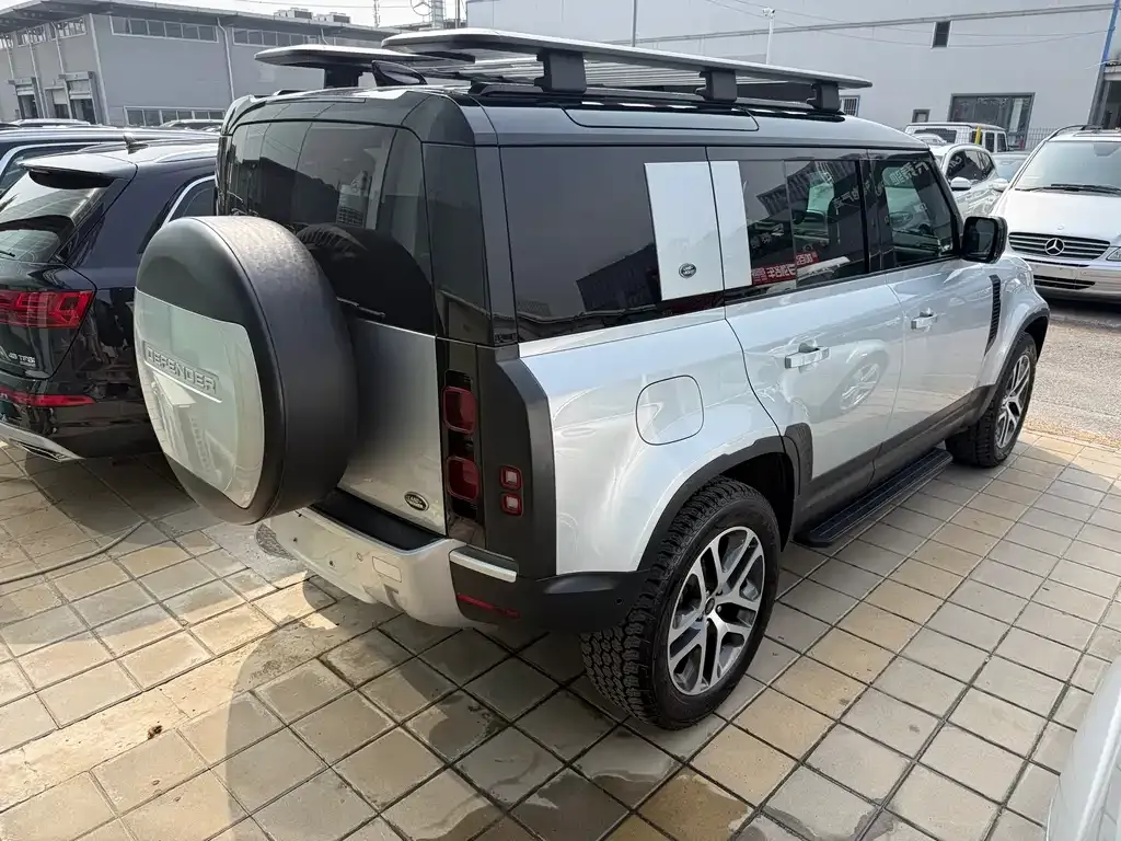 Land Rover Defender — фото 9